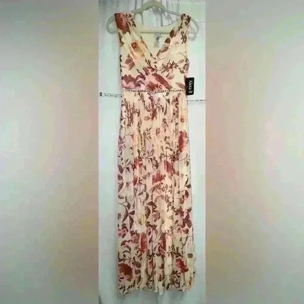 NWT, Sz 8 Alexa B, floral, spring/summer event gown.